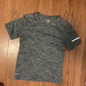 little boys medium 8 Athletic T-shirt